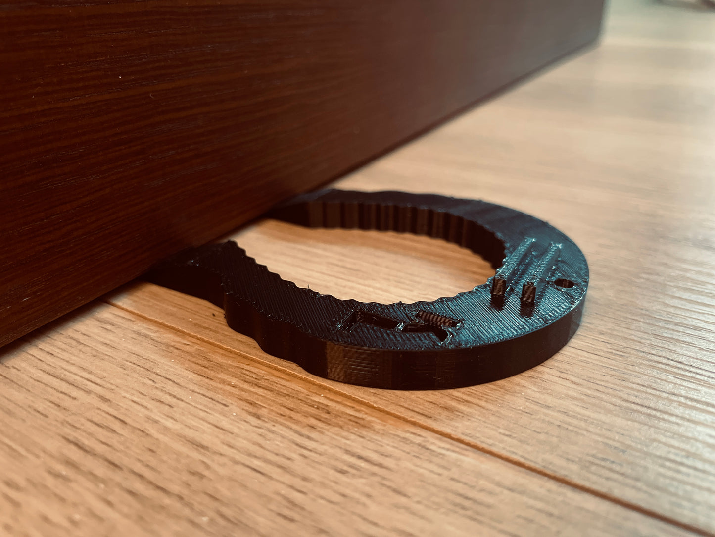 Tope puerta "auxilio"